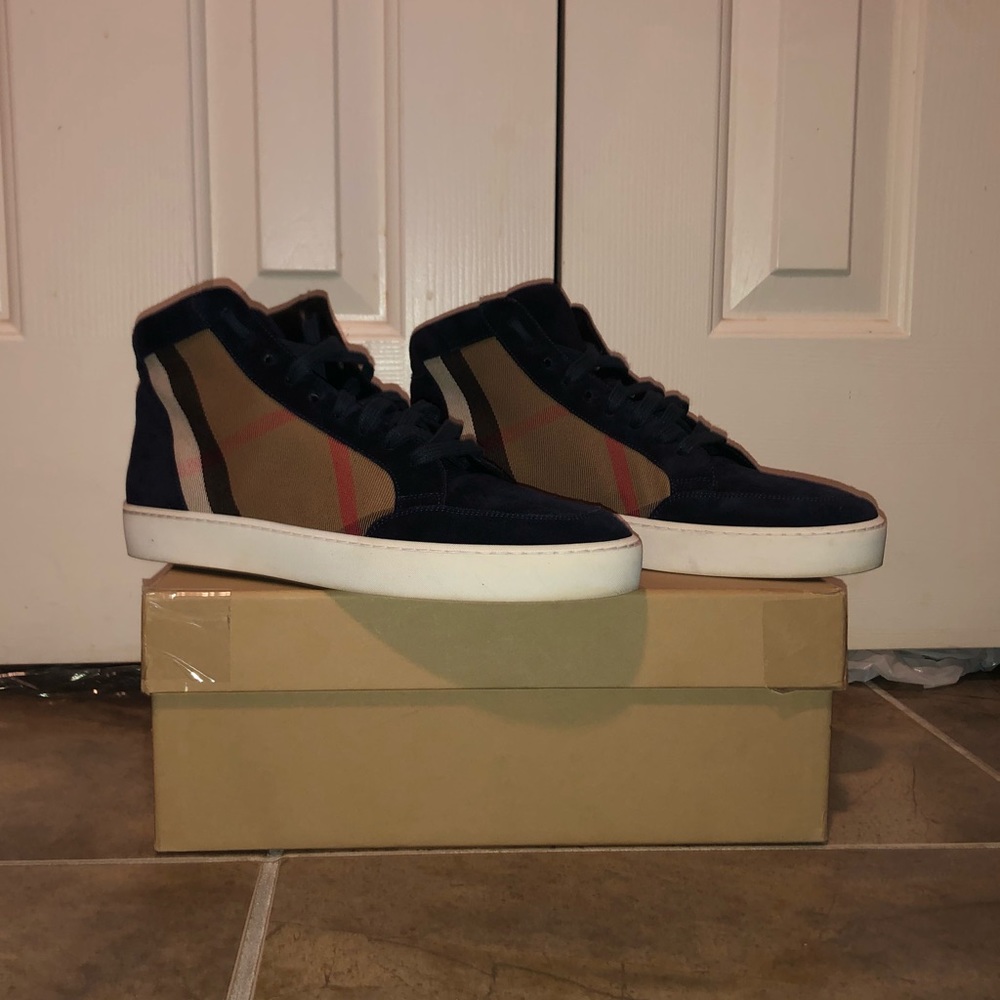 Burberry High Top Sneaker (41)
